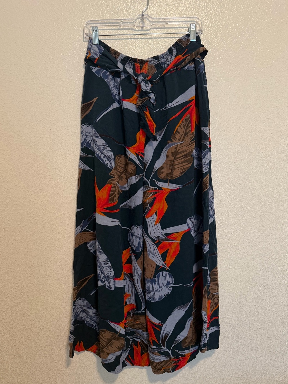 Onzie Black Wide-Leg Pants with Orange and Brown Tropical Print - Picture 3 of 4